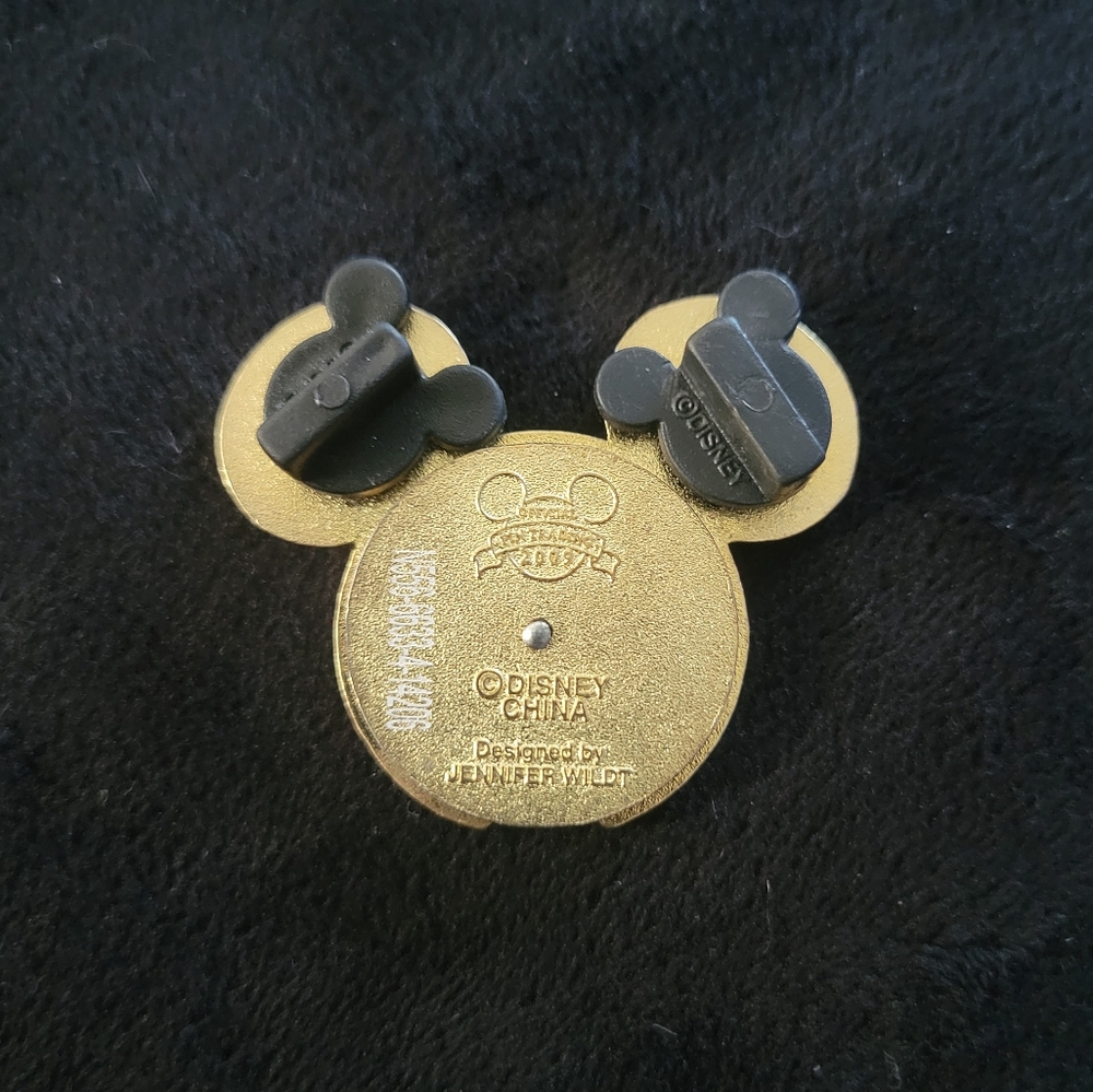 Disney Pins - Picture 16 of 16